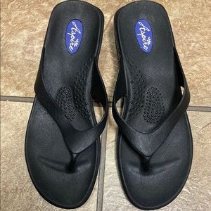 Aspire Black Flip Flops